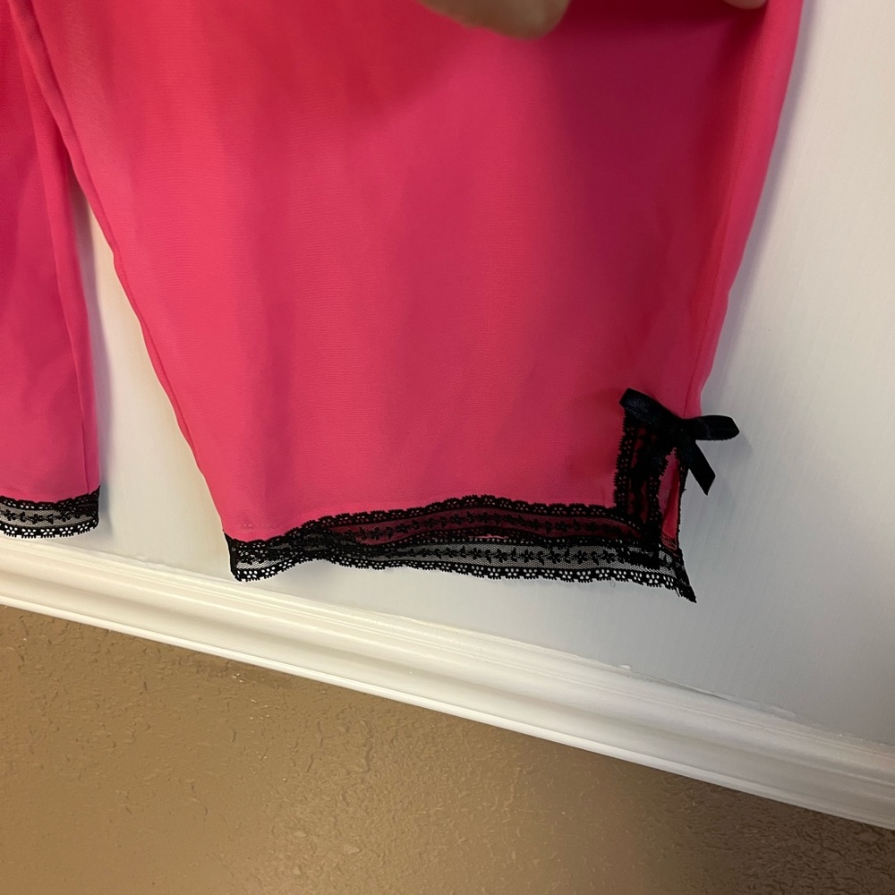 Victoria’s Secret Sheer Pink Satin Pajama Pants with Black Lace Trim – Size M - Picture 6 of 6